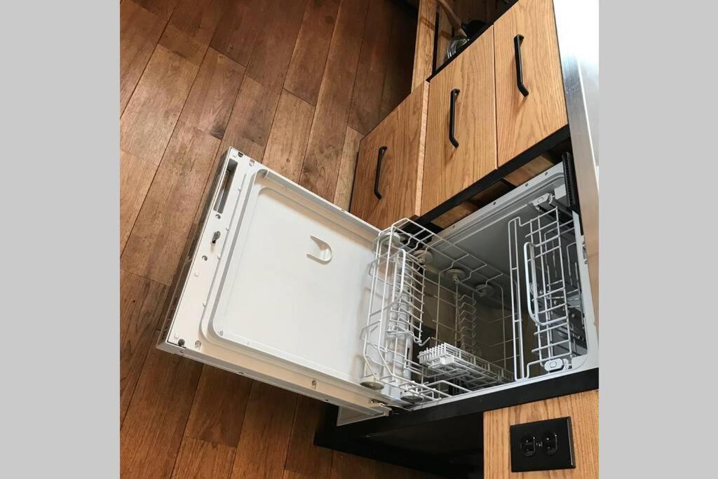 Apartment Antiques -アンティークス犬山-