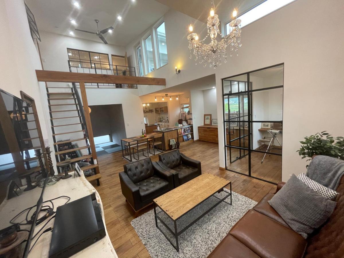 Apartment Antiques -アンティークス犬山-